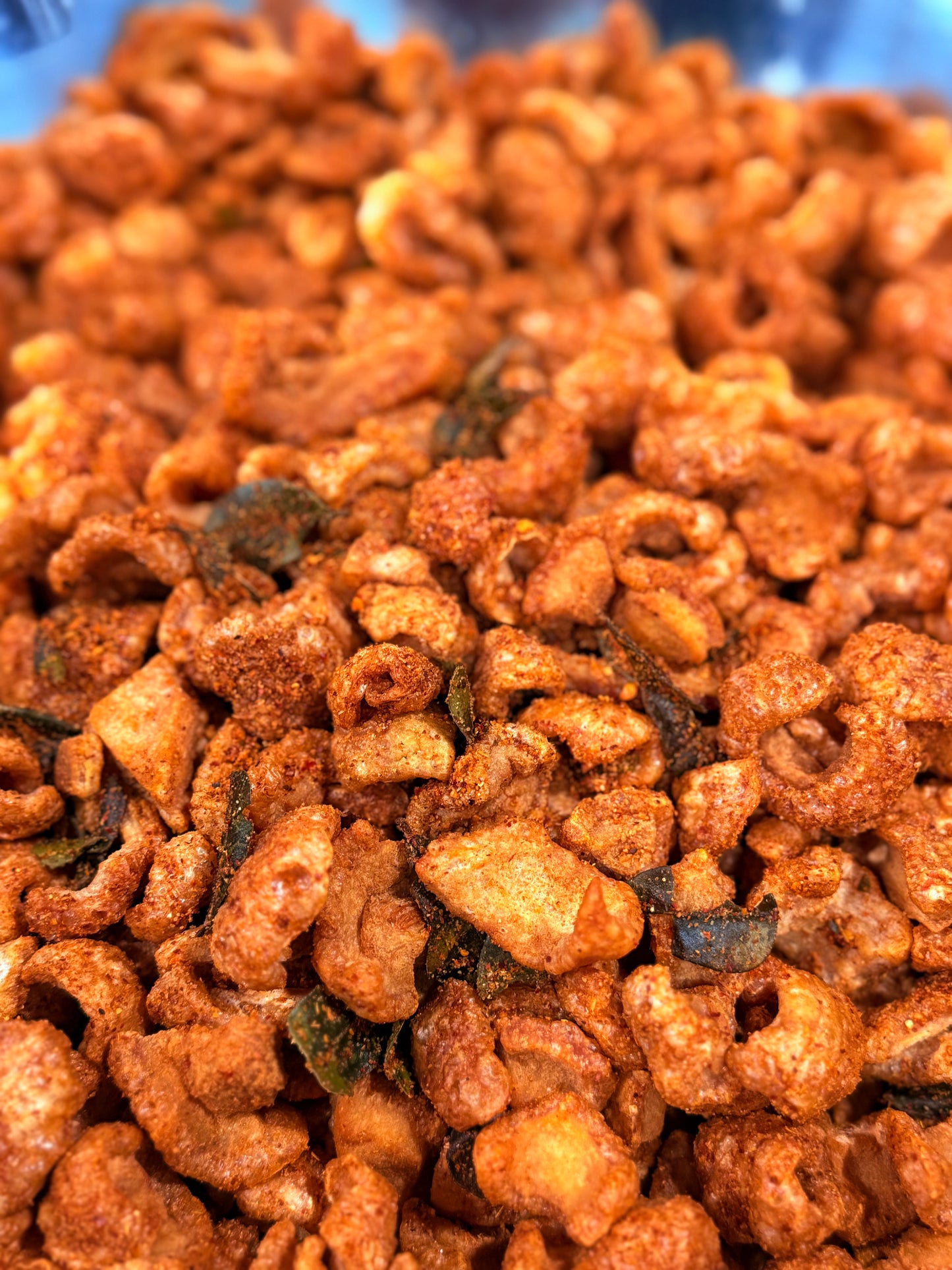 FLAMING CRACKING
CHICHARRONES