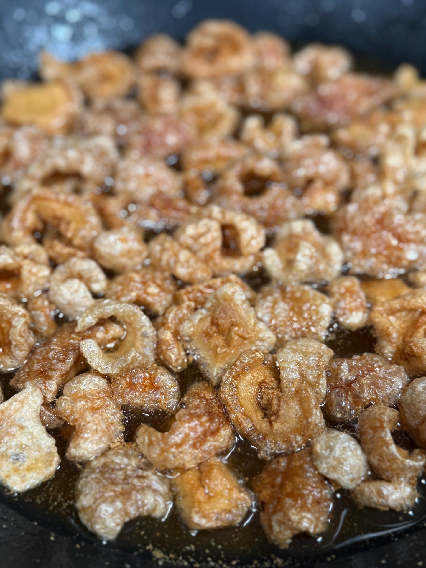 FLAMING CRACKING
CHICHARRONES